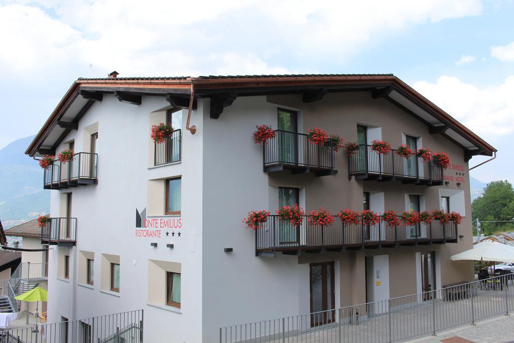 Monte Emilius Hotel Aosta Exterior photo