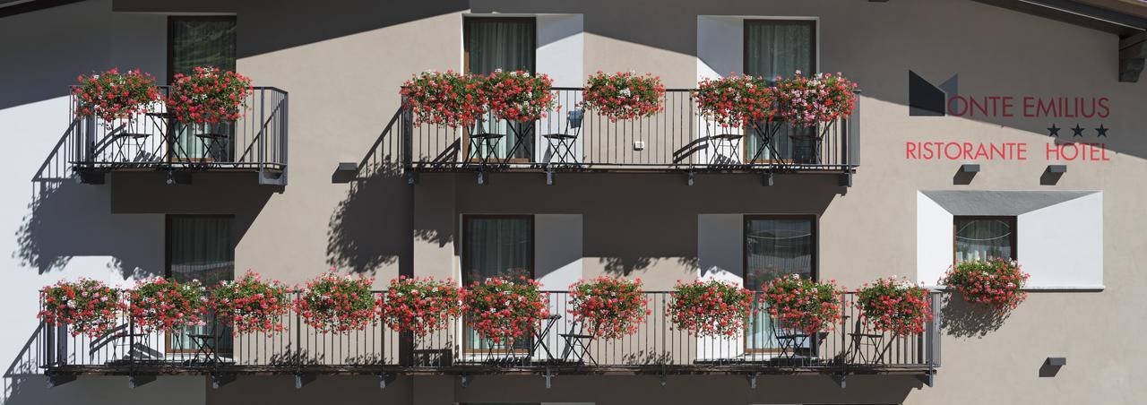 Monte Emilius Hotel Aosta Exterior photo